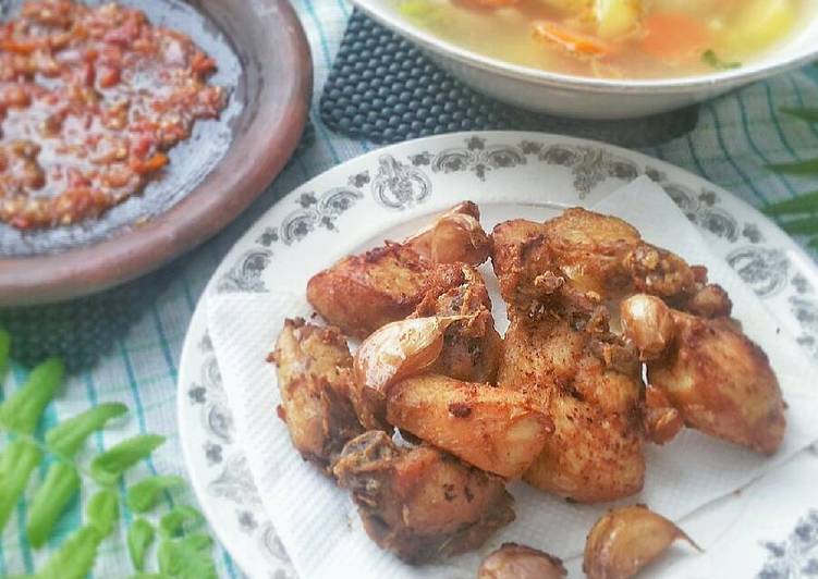 Resep Ayam Goreng Bawang Putih oleh Bunda Ela Cookpad