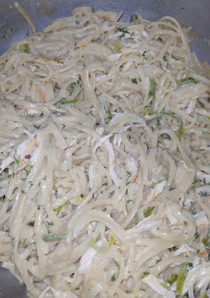 Una foto de Pastas con pollo