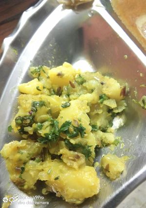 बटाट्याची भाजी रेसिपी चे मुख्य फोटो 