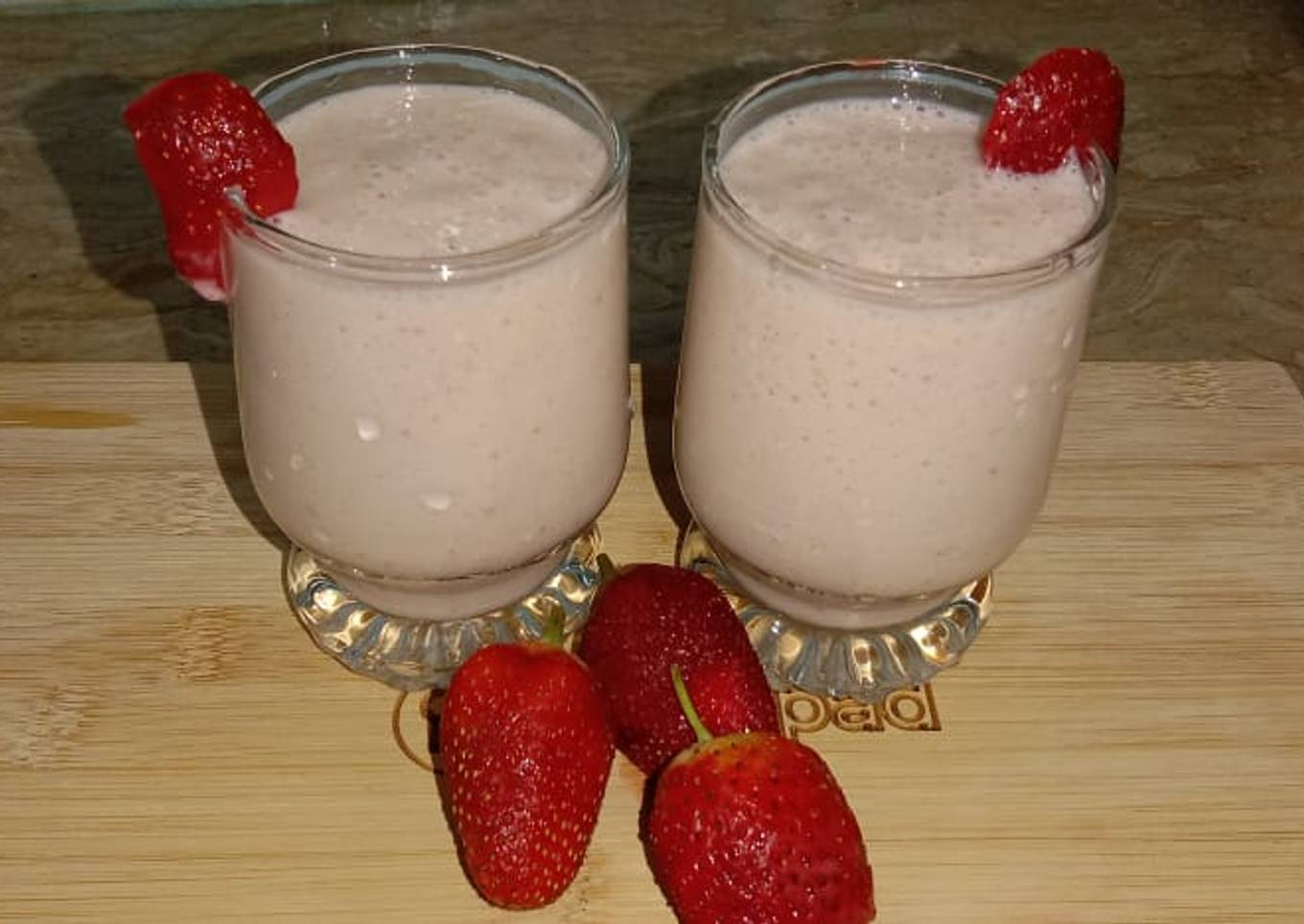 Strawberry & Banana shake..🍓🍌🍓🍌🍓🍌