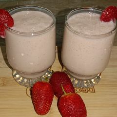 Strawberry & Banana shake..🍓🍌🍓🍌🍓🍌 A picture of Strawberry & Banana shake..🍓🍌🍓🍌🍓🍌.