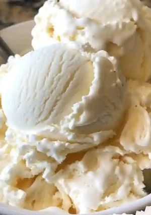 A picture of Homemade Vanilla Ice Cream.