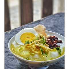 รูปของ Bubur Ayam Kaldu Kuning