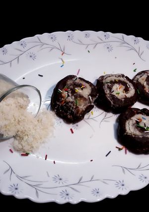 A picture of No bake swiss roll.