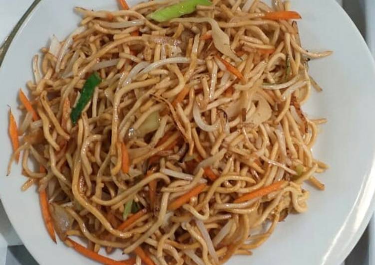 Veg Hakka Noodles