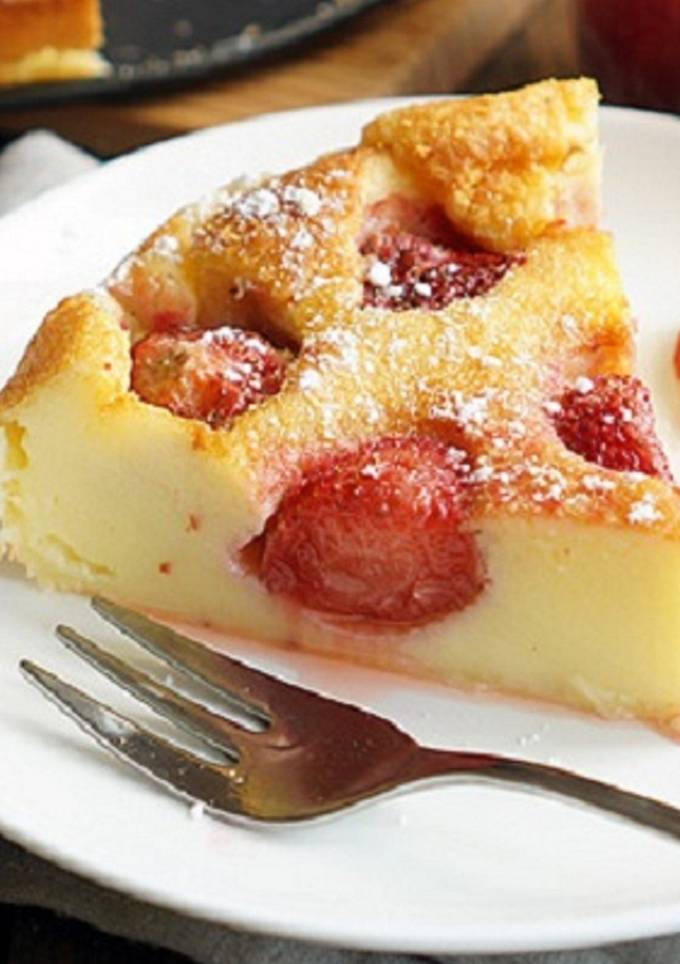 Клафути с клубникой