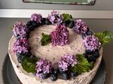 Mascarponés-áfonyás torta csokoládés piskótával