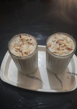 बनाना मिल्क शेक (Banana milk shake recipe in hindi) रेसिपी मुख्य फोटो
