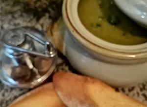 Une photo de Vegan soupe choux bok choy concombre