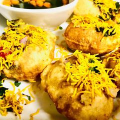 Pani puri (gol gapey) A picture of Pani puri (gol gapey).