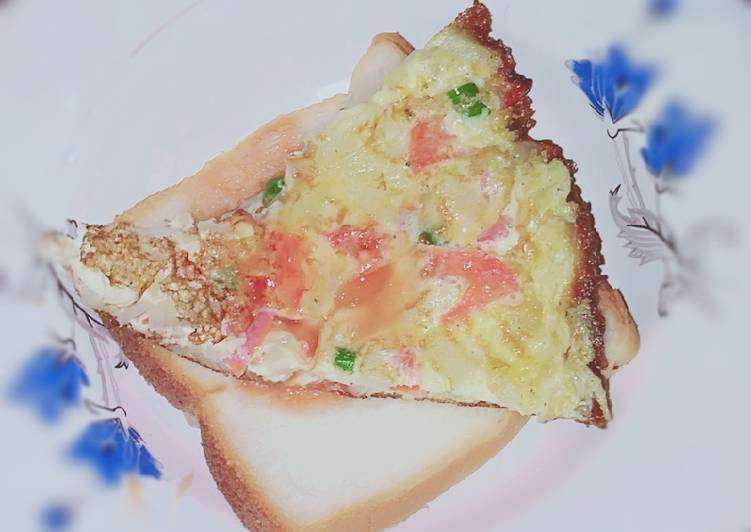 Recipe of Favorite Egg and Toast Pizza