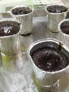 சாக்கோலாவ கேக் (Chocco lava cake recipe in tamil) செய்முறை முக்கிய புகைப்படம்