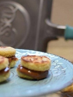 Una foto de Alfajores de coco