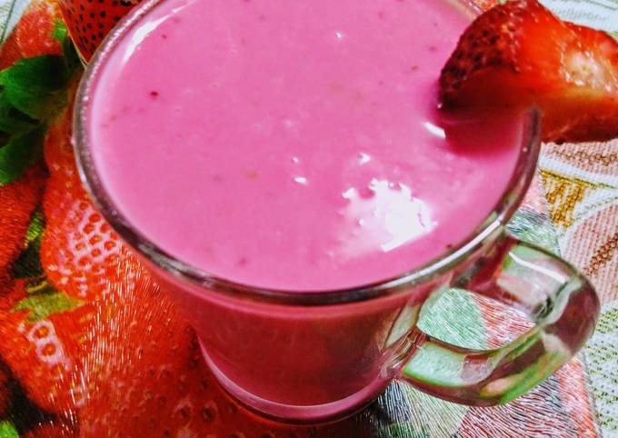 Strawberry milk shake