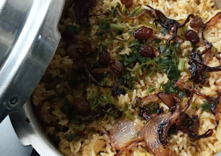 Simple Way to Prepare Award-winning Kerala chicken biryani (cooker biriyani)