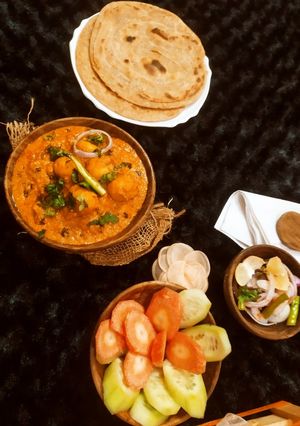 पंजाबी दम आलू (punjabi dum aloo recipe in Hindi) रेसिपी मुख्य फोटो