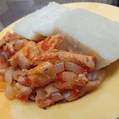 Boiled yam with shredded chicken sauce A picture of Boiled yam with shredded chicken sauce.