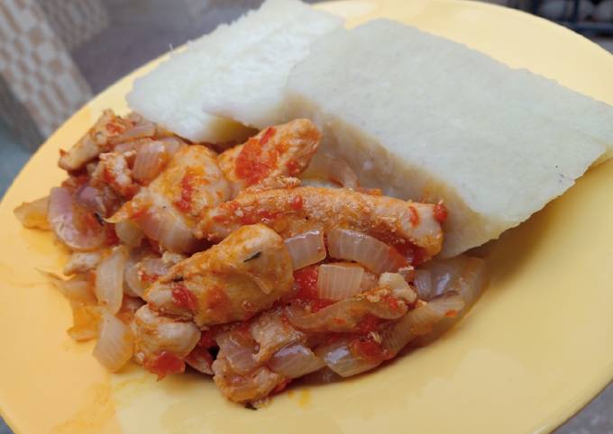 Boiled yam with shredded chicken sauce