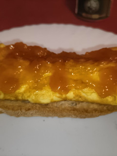 Una foto de Tortilla de plátano y manzana