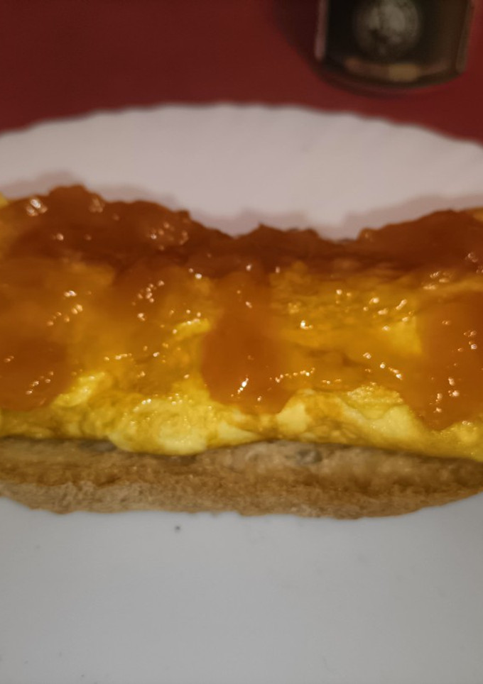 Una foto de Tortilla de plátano y manzana