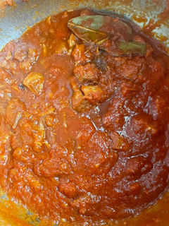 Una foto de Carne con tomate