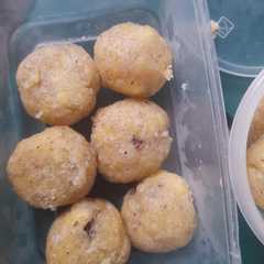 รูปของ Bola2 ubi isi coklat