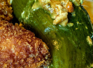 Una foto de CAIGUA (pepino de agua), relleno con guiso de Carne Picada...!