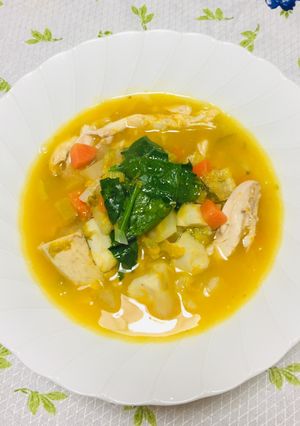 Una foto de Sopa de pollo con avena y vegetales!