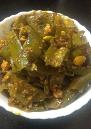 पापडी घेवडा भाजी (Papdi Ghevda Bhaji Recipe In Marathi) रेसिपी चे मुख्य फोटो 