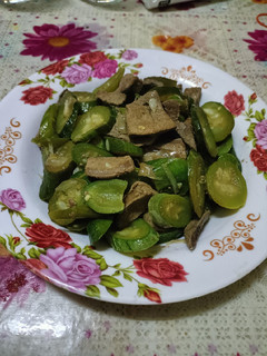 A picture of Stir-Fried Snake Gourd with Pork Liver.
