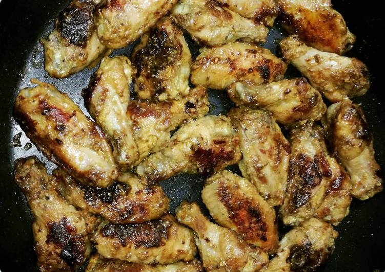 Grilled chicken wings