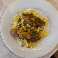 A picture of Chicken Piccata.