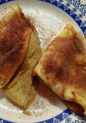 Una foto de Panqueques rellenos de manzana caramelizada