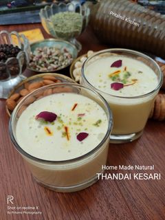 नेचुरल ठंडाई केसरी (Natural thandai kesar recipe in Hindi) रेसिपी मुख्य फोटो