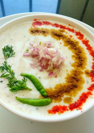 A picture of Onion Raita.