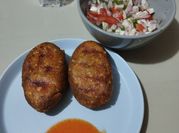 Una foto de corvina frita