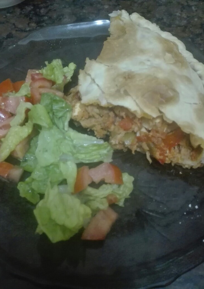 Una foto de Empanada gallega (con tapa de tarta)