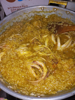 Una foto de Paella de pescado🐙🦐🦑