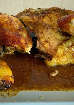 Una foto de Pollo asado al estilo peruano