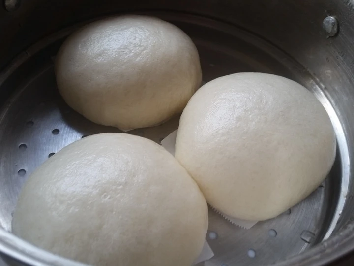 Langkah Mudah untuk Membikin Resep Bakpao ayam suwir  dan bakpao unti, lembut dan anti gagal yang Bikin Ngiler Anti Ribet, Lezat