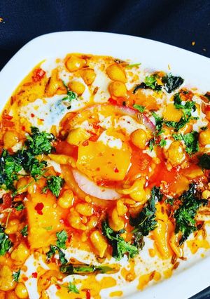 A picture of ONION 🧅 & MANGO 🥭 RAITA.