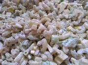 Una foto de ensalada de frutas y verduras