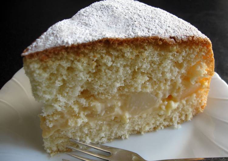 Simple Way to Make Award-winning Fat-Free Sponge Cake With Custard and Pear