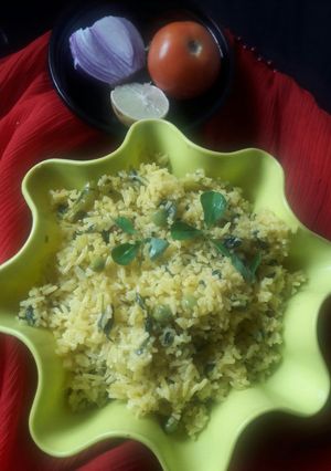 A picture of Methi matar pulav.