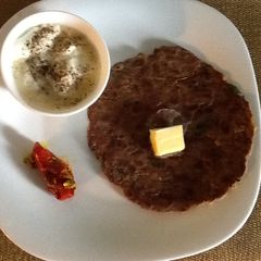 A picture of Thalipeeth.