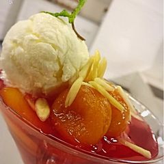 A picture of Khubani ka Meetha.