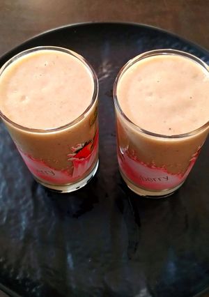 A picture of Mixed Fruits and Nuts Smoothie.