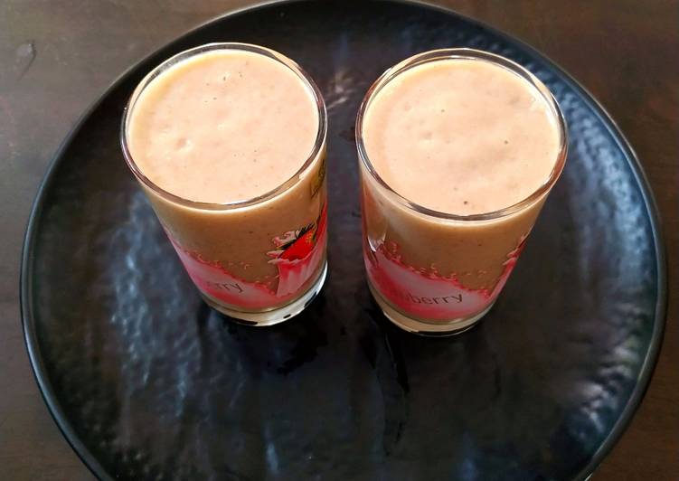 Mixed Fruits and Nuts Smoothie