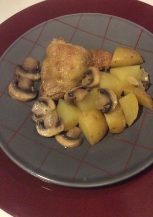 Une photo de Cocotte de poulet aux champignons