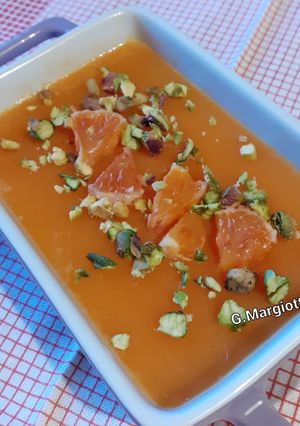Foto di Gelo alle arance sanguinelle con granella di pistacchio